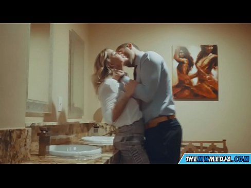 ❤️ Döşlü sarışın sizi ictimai tualetdə aldatdıqda ️ Anal video bizdə az.sexera.ru ️❤
